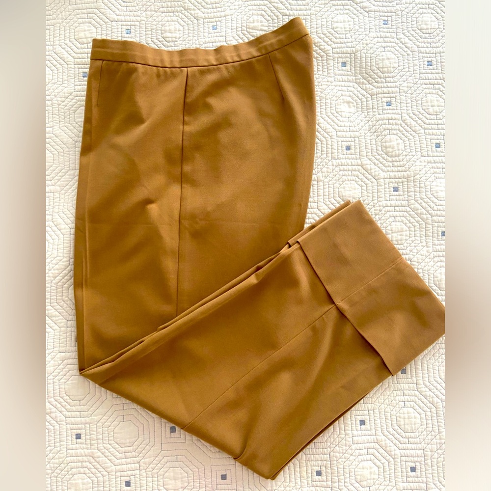 Trina Turk Capri’s 😉 pants. Versatile and elegant with cuffs